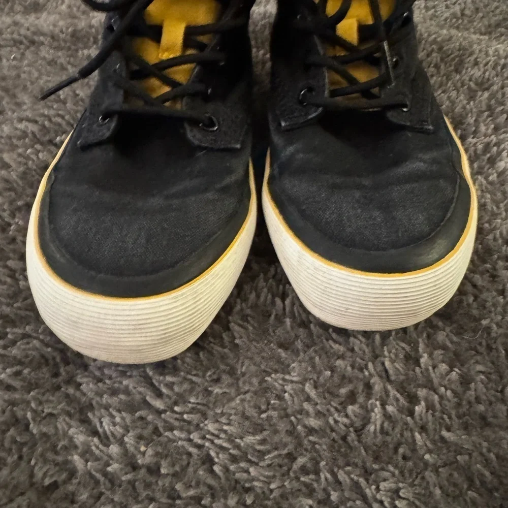 Dr. Martens bold black